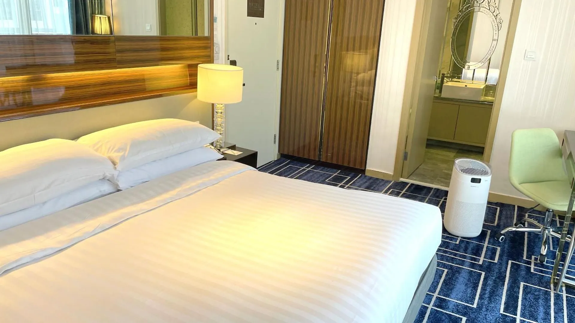 Dorsett Tsuen Wan, Hong Kong Hotel