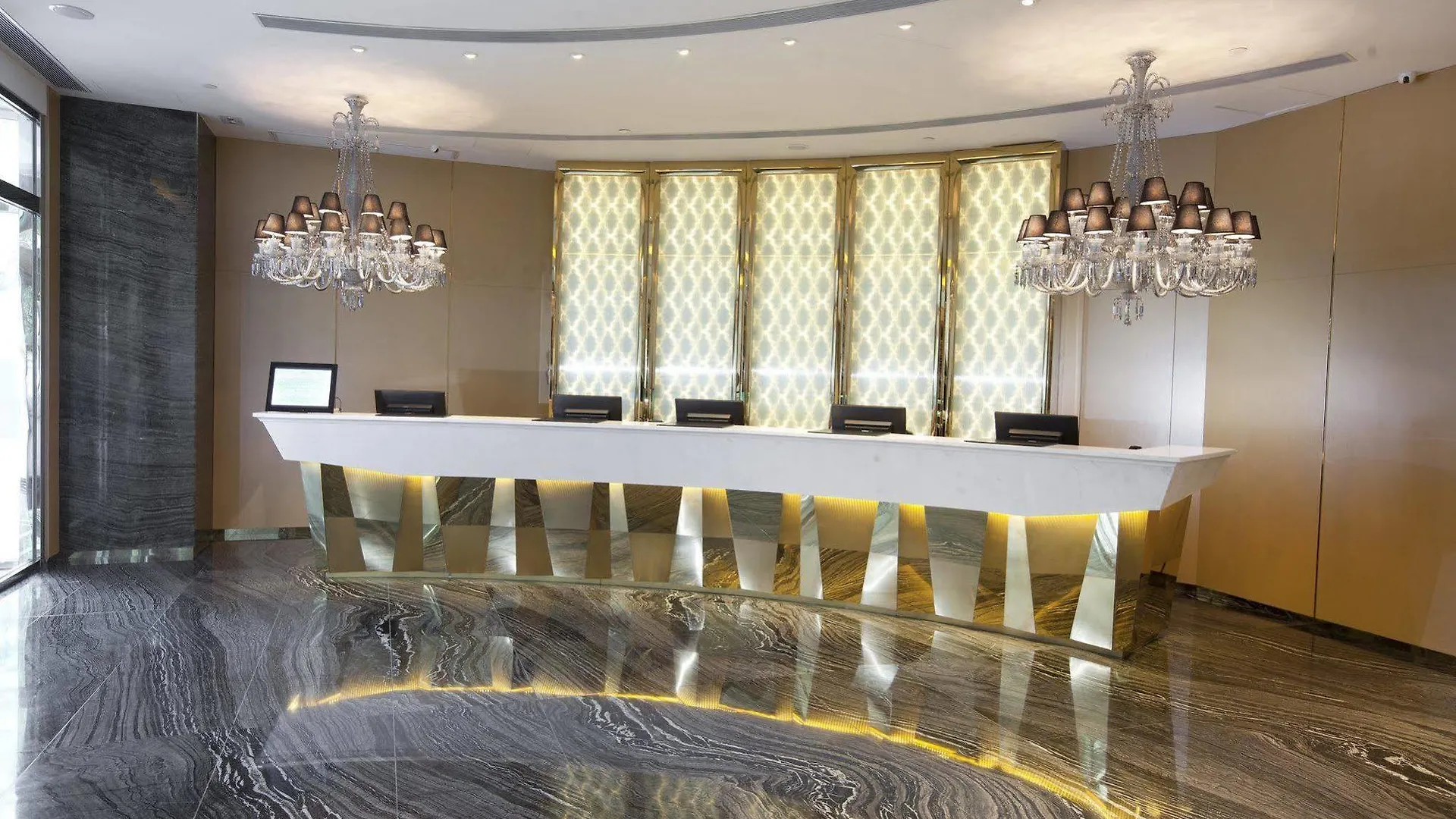 Dorsett Tsuen Wan, Hong Kong Hotel 4*,